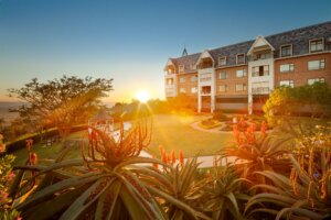 Senior Service Find The Best Retirement Villages Old Age Homes And 