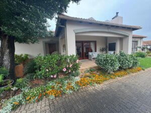 3 Bedroom House for Sale in Featherwood Retirement Estate