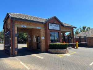 TO LET ONE BEDROOM FLAT IN BRONBERG RETIREMENT ESTATE